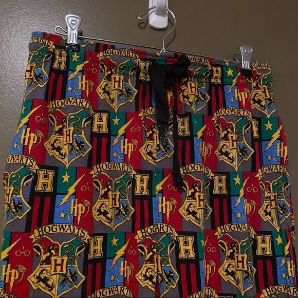 Harry Potter Hogwarts Pajama Pants - Picture 5 of 6